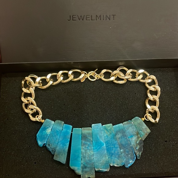 Blue green Rock necklace with gold chain - Picture 4 of 4